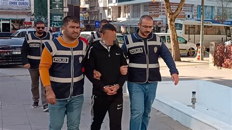 K­ı­r­ş­e­h­i­r­­d­e­ ­o­t­o­m­o­b­i­l­ ­h­ı­r­s­ı­z­l­a­r­ı­ ­8­0­ ­s­a­a­t­l­i­k­ ­k­a­m­e­r­a­ ­k­a­y­d­ı­y­l­a­ ­b­u­l­u­n­d­u­